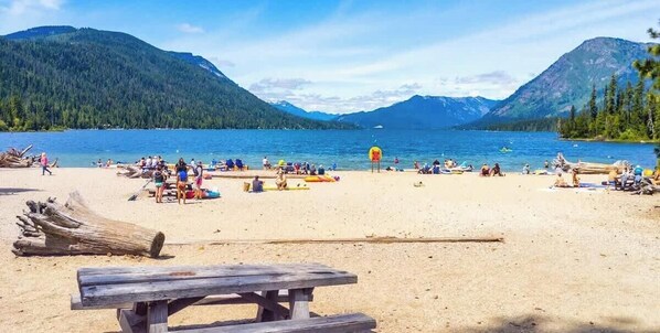 Beach - Downtown Suite BnB-Ponderosa | HotTub+Barrel Sauna (Leavenworth)