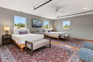 Bureau, fer et planche à repasser, Wi-Fi, draps fournis