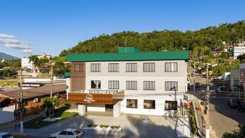 Fachada da propriedade