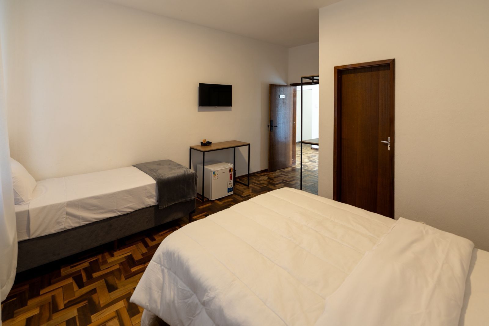 Triple Room, City View | Desk, laptop workspace, free WiFi