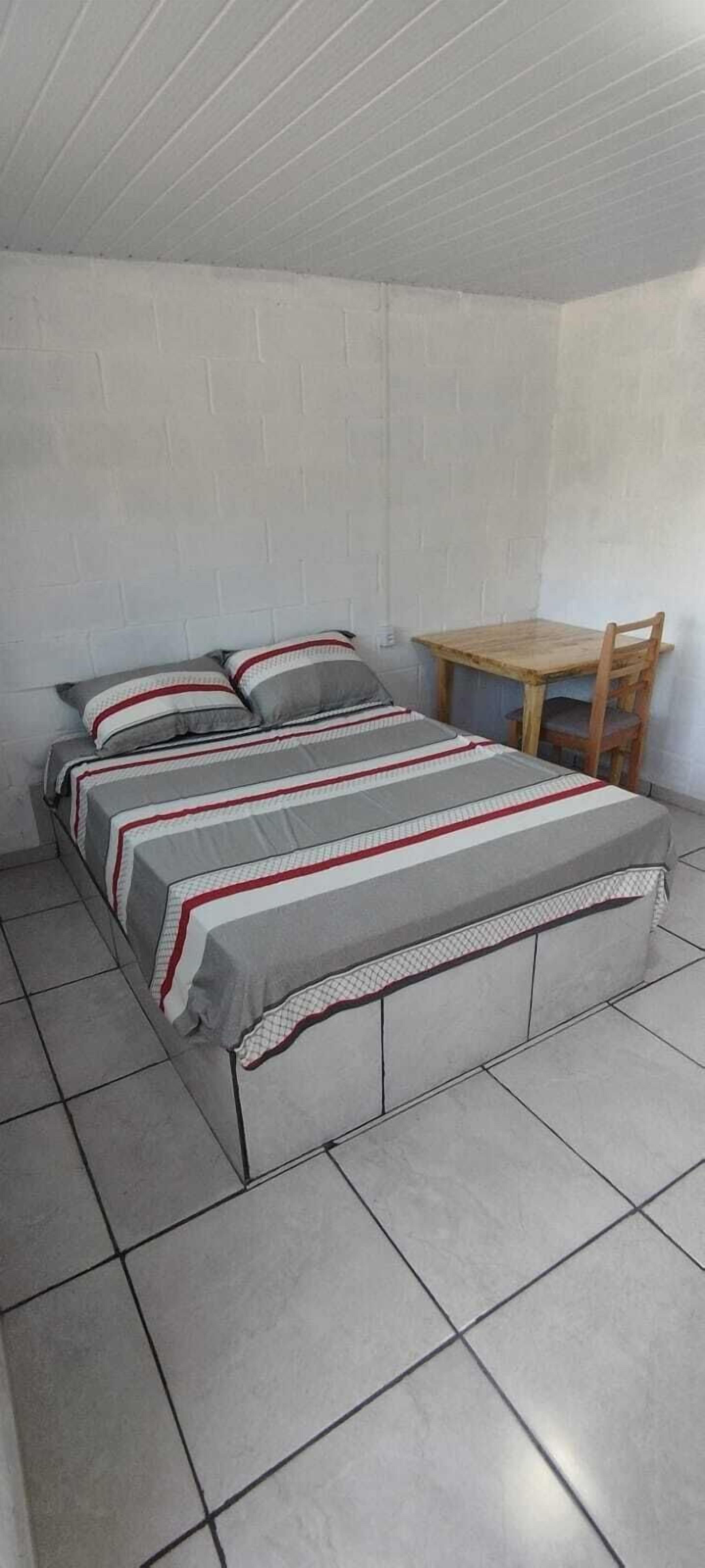 Cabaña clásica, vista al lago | Escritorio, espacio para trabajar con laptop y wifi gratis 