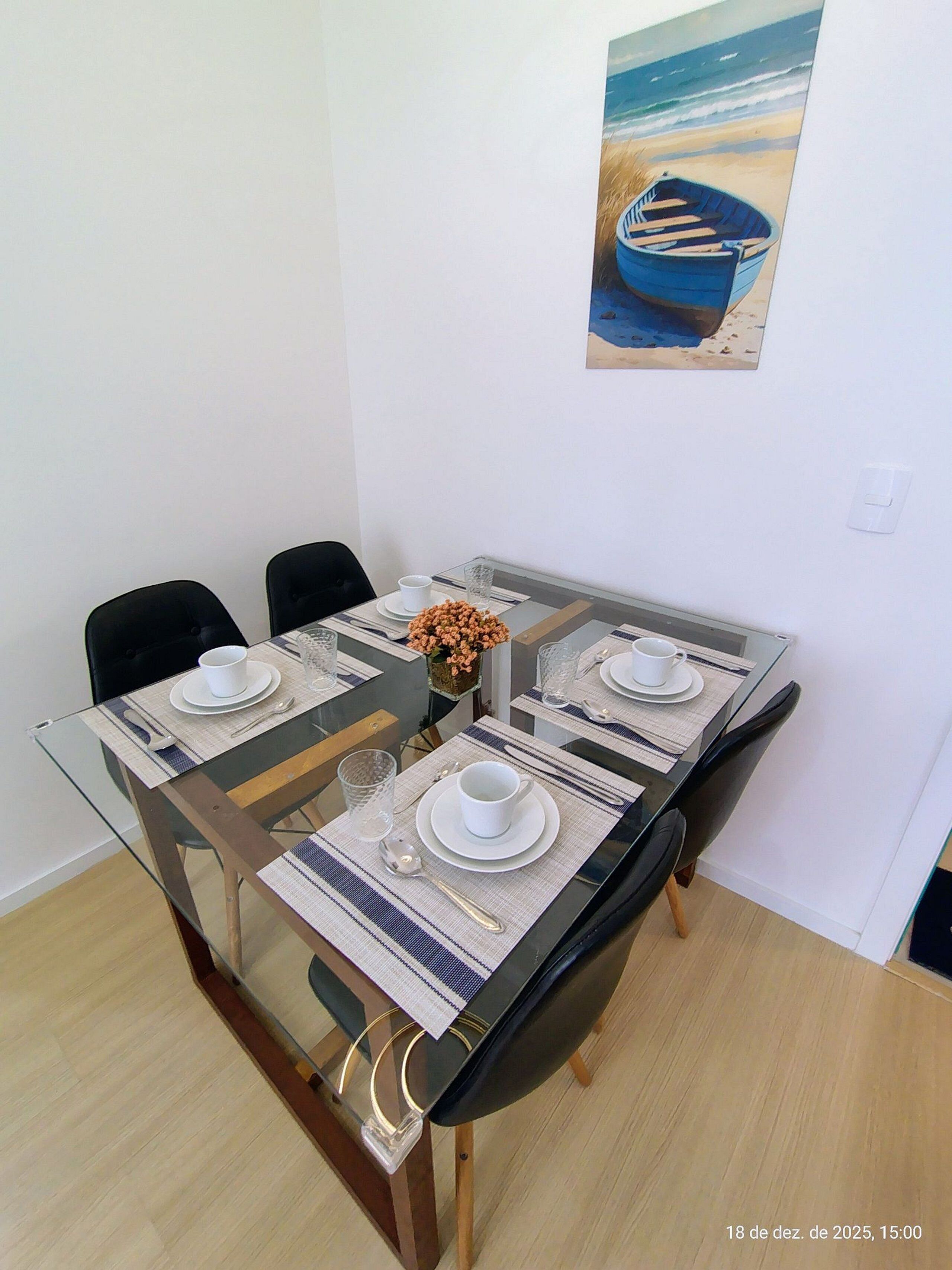 Basic Apartment | Dining