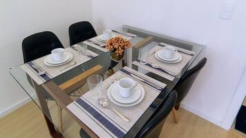 Basic Apartment | Dining