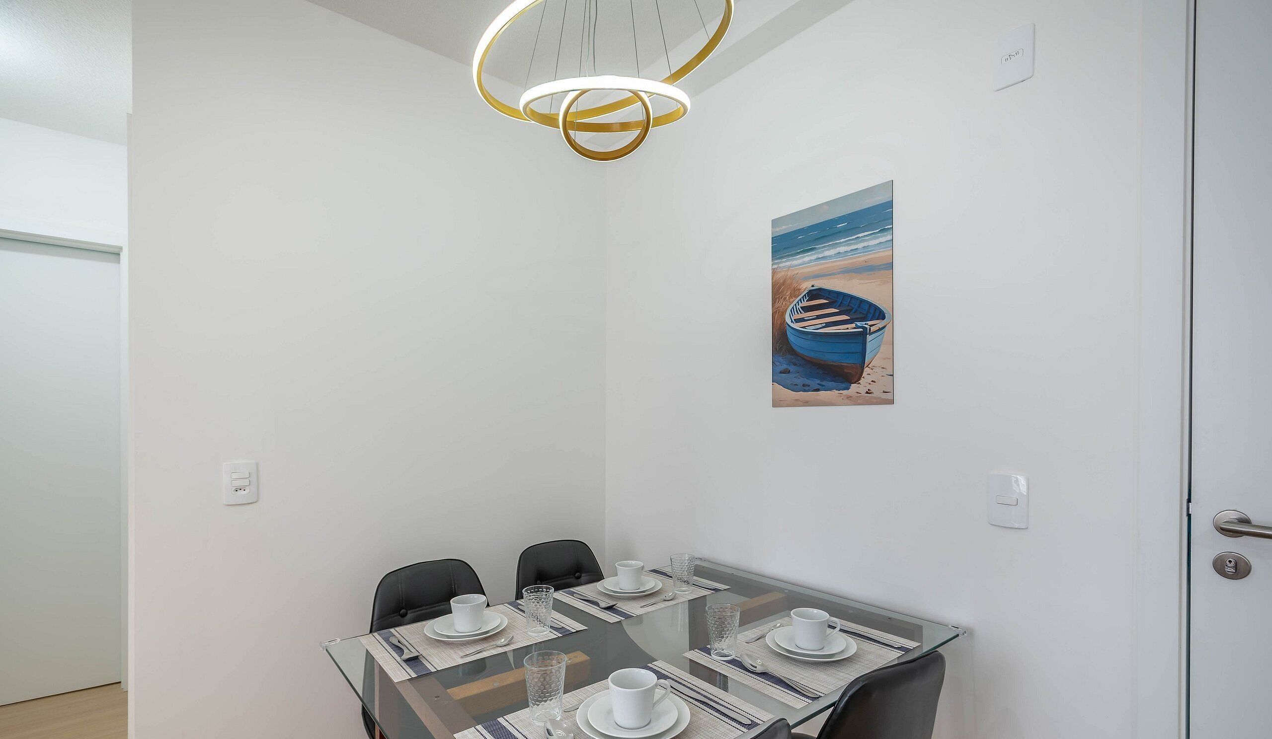 Basic Apartment | Dining
