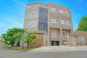 Exterior - OYO 170 RBN Stays (Jakarta)