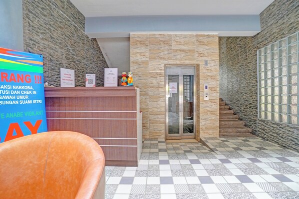 Reception - OYO 170 RBN Stays (Jakarta)