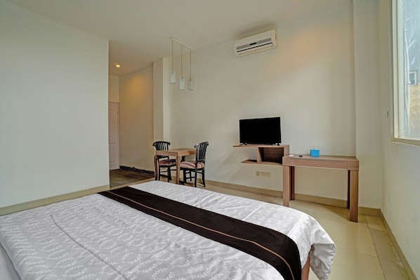 Deluxe Double Room | Free WiFi, bed sheets