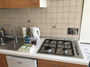 微波炉、烤箱、炉灶