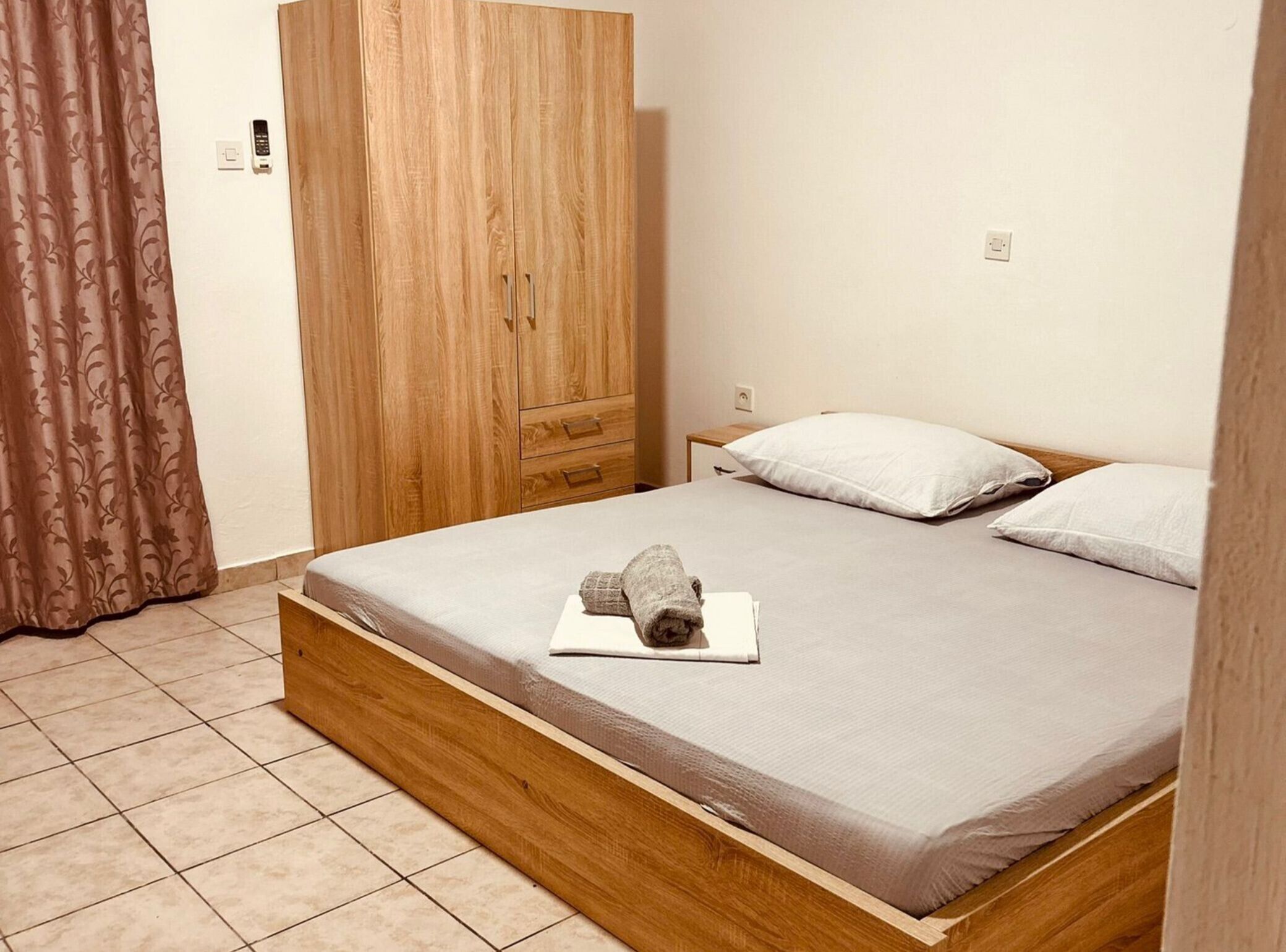 2 chambres, accès à Internet, literie fournie