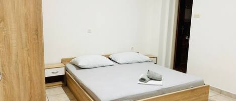 Internet, bed sheets