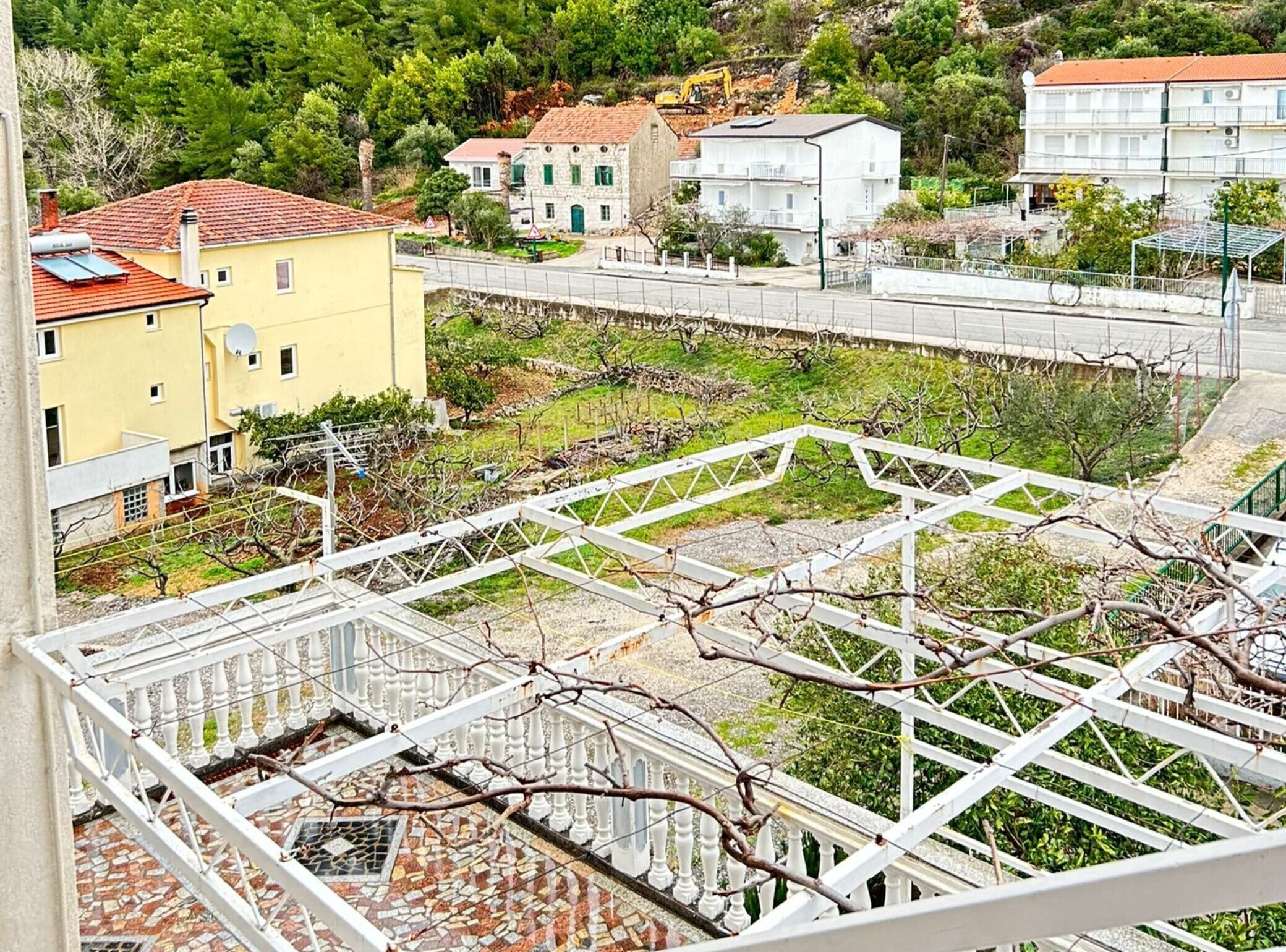 المنطقة المحيطة بالمنشأة