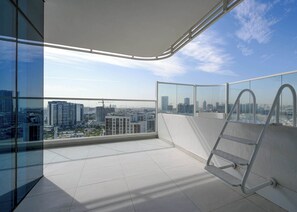 Room - Stayshort - Chic and Modern 1BR in Arjan Sleeps 2 (Dubai)