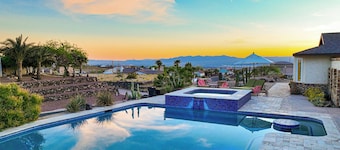 Pool Home w/ Spa, Blackstone, Ping Pong & Dog Friendly!
