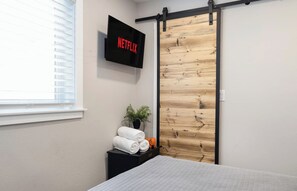 4 chambres, fer et planche à repasser, lit parapluie, Wi-Fi gratuit
