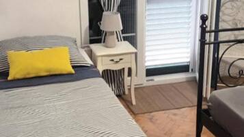 BĂŒgeleisen/BĂŒgelbrett, Internetzugang, BettwĂ€sche