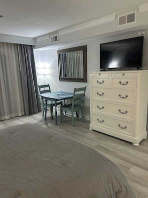 1 chambre, fer et planche à repasser, accès au Wi-Fi (inclus)
