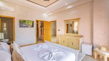 Fer et planche à repasser, Wi-Fi, draps fournis