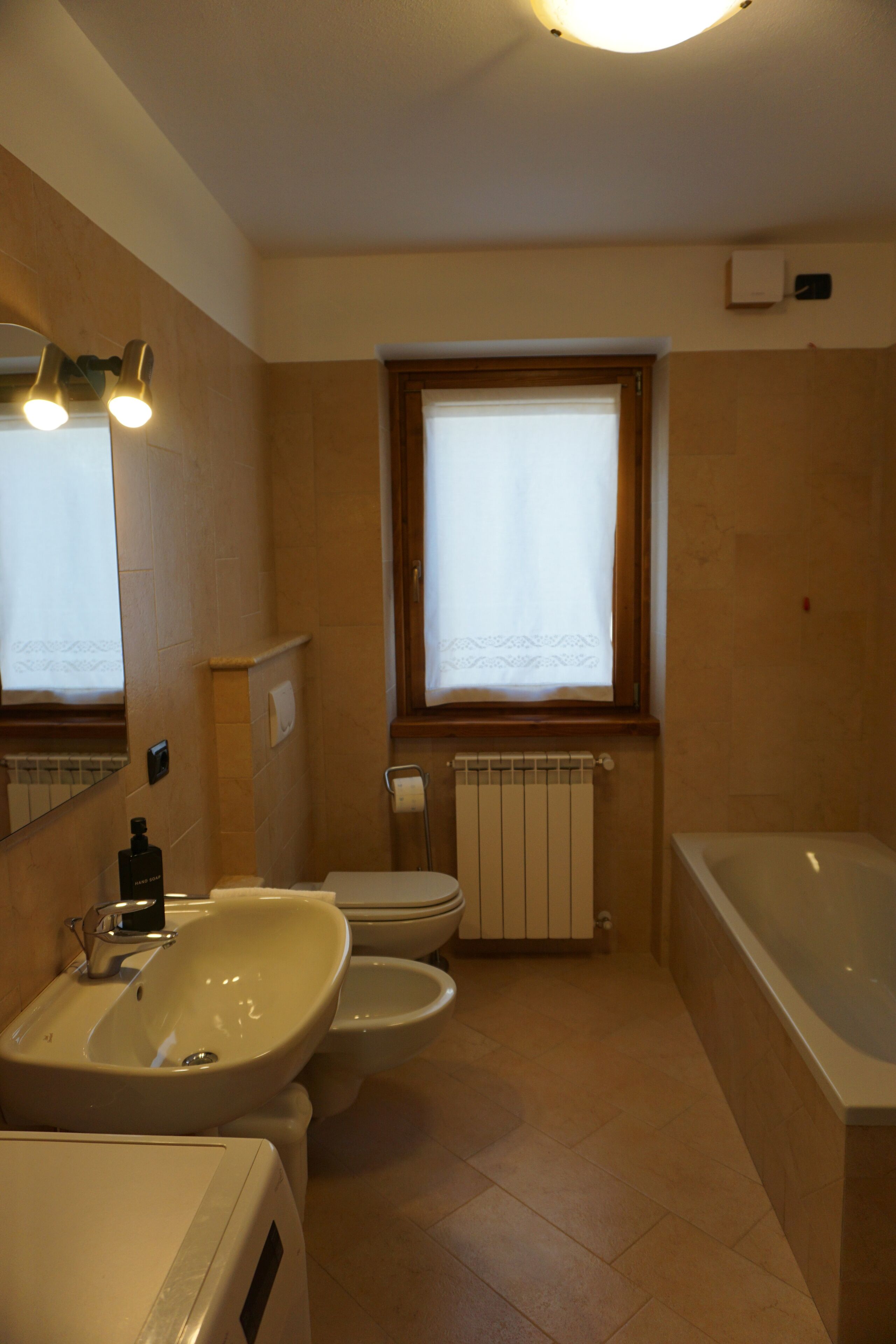 Dusche, Haartrockner, Bidet, Handtücher