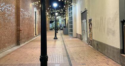 Spacious 3-bedroom town home in downtown San Jose with AC. Near Restaurants bar