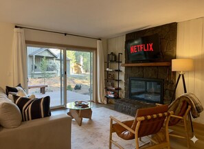 Smart TV - Sunriver Home · Hot Tub · AC · Bikes · SHARC Passes · EV Charger · BBQ (Sunriver)