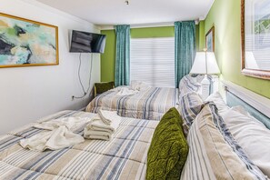 1 bedroom, desk, iron/ironing board, internet - Steps to Shore: Golden Mile Myrtle Beach Condo! (Myrtle Beach)