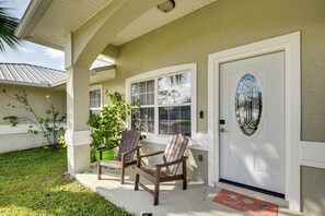 Terrace/patio - Family Escape w/ Fenced Yard & Pool in Palm Coast (Palm Coast)