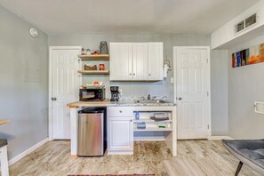 Fridge, microwave, coffee/tea maker, toaster