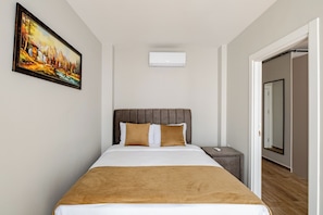 Iron/ironing board, WiFi, wheelchair access