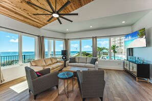 Smart TV, books, computer monitors, printers - Amazing Beachfront Home, Incredible Views, Heated Pool, Hot Tub, Elevator! (Destin)