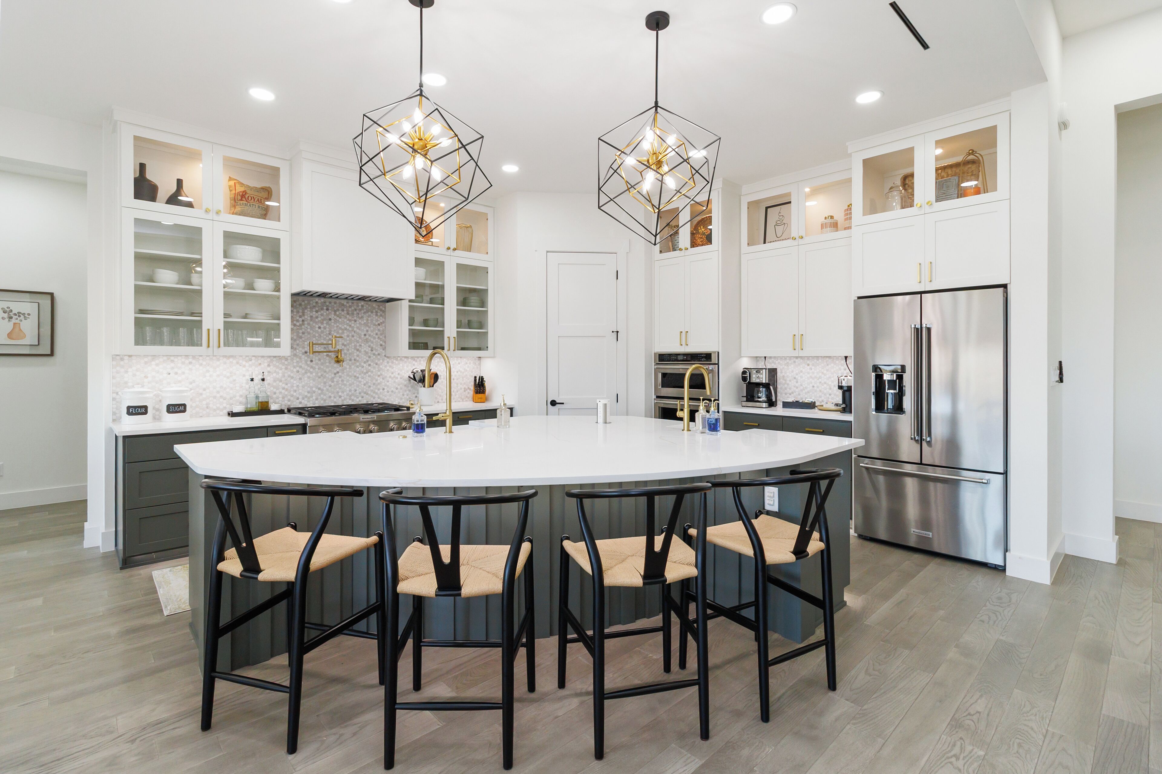 雪櫃、微波爐、焗爐、爐具