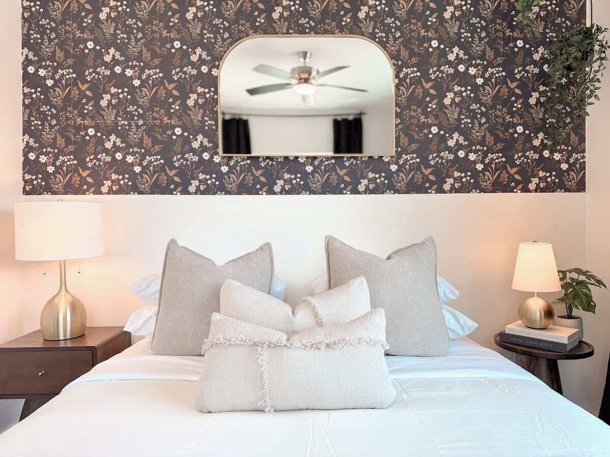 Strykjärn/strykbräda, wi-fi och sängkläder