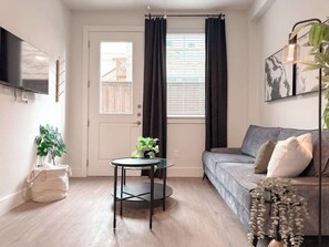 Living area - Cozy 1 BD 1 B | DT | Deep Ellum | Lower Greenville (Dallas)