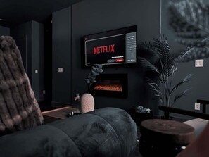 Interior - Lux at Nichols | Fort Worth TX | Same Day Bookings (Fort Worth)