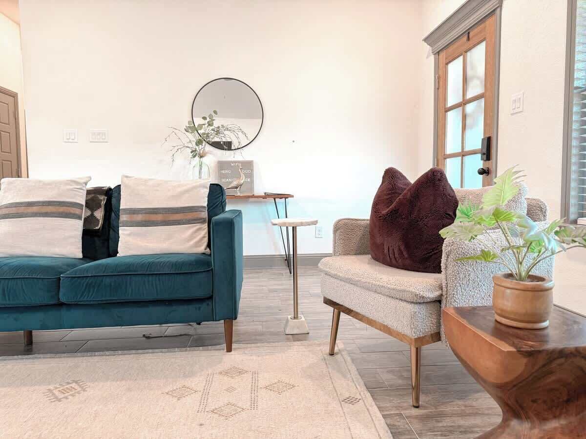 TV, fireplace, offices