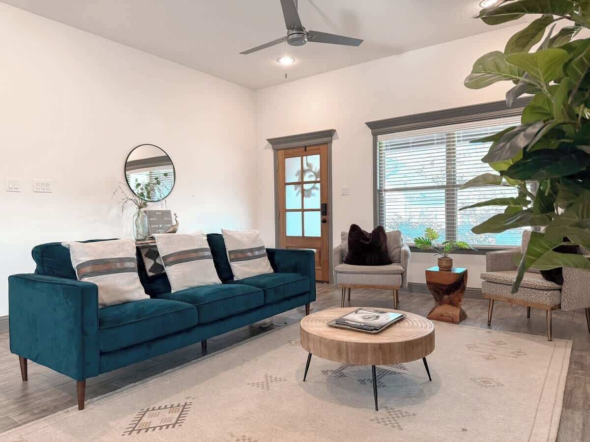 TV, fireplace, offices