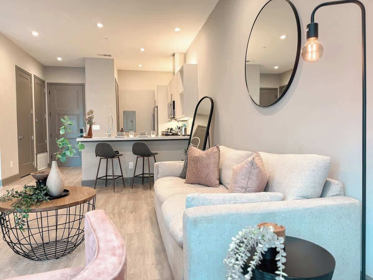 Fernseher, Kamin, Arbeitsbereiche