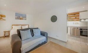 Interior - Romantic Studio - One Bedroom Apartment, Sleeps 2 (Lisbon)