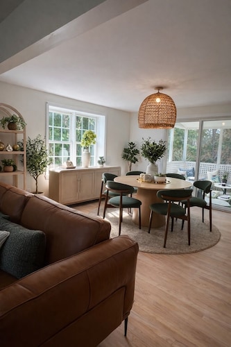 Lovely Cape House with Pool in Charming Falmouth, Cape Cod