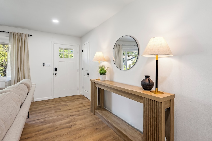 Unbeatable Location! Bike To Coler And Downtown. Fresh Remodel - 벤턴빌