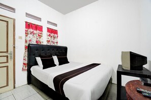Deluxe Double Room - OYO 95065 Villa Ade (Cisarua)