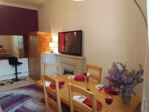 Dining - 2 Bedroom -sleeps 7-pets-parking-wifi (Birmingham)