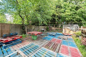 Tempat makan luar