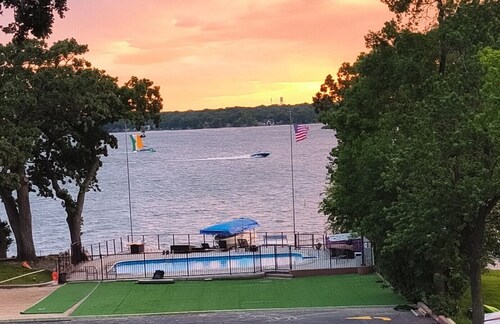 The Grand View on Pistakee Lake | Pool, Hot Tub, Pier & Stunning Panoramic Lake Views