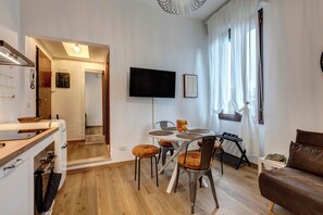 Interior - Perfect Shelter for Couples (Firenze)