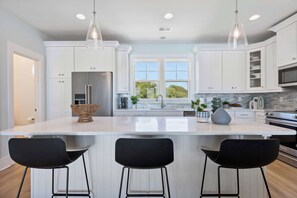 Fridge, microwave, oven, stovetop - The Coastal Palm (Kure Beach)