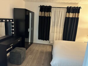 2 soverom, strykejern/-brett, wi-fi og sengetøy