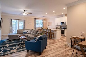 TV - Gigi's Getaway: Early Bird Special! (Oak Island)