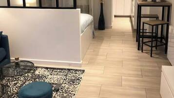 Fer et planche Ă repasser, Wi-Fi gratuit, draps fournis