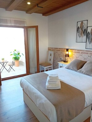 3 makuuhuonetta, silitysrauta/-lauta, Wi-Fi, vuodevaatteet