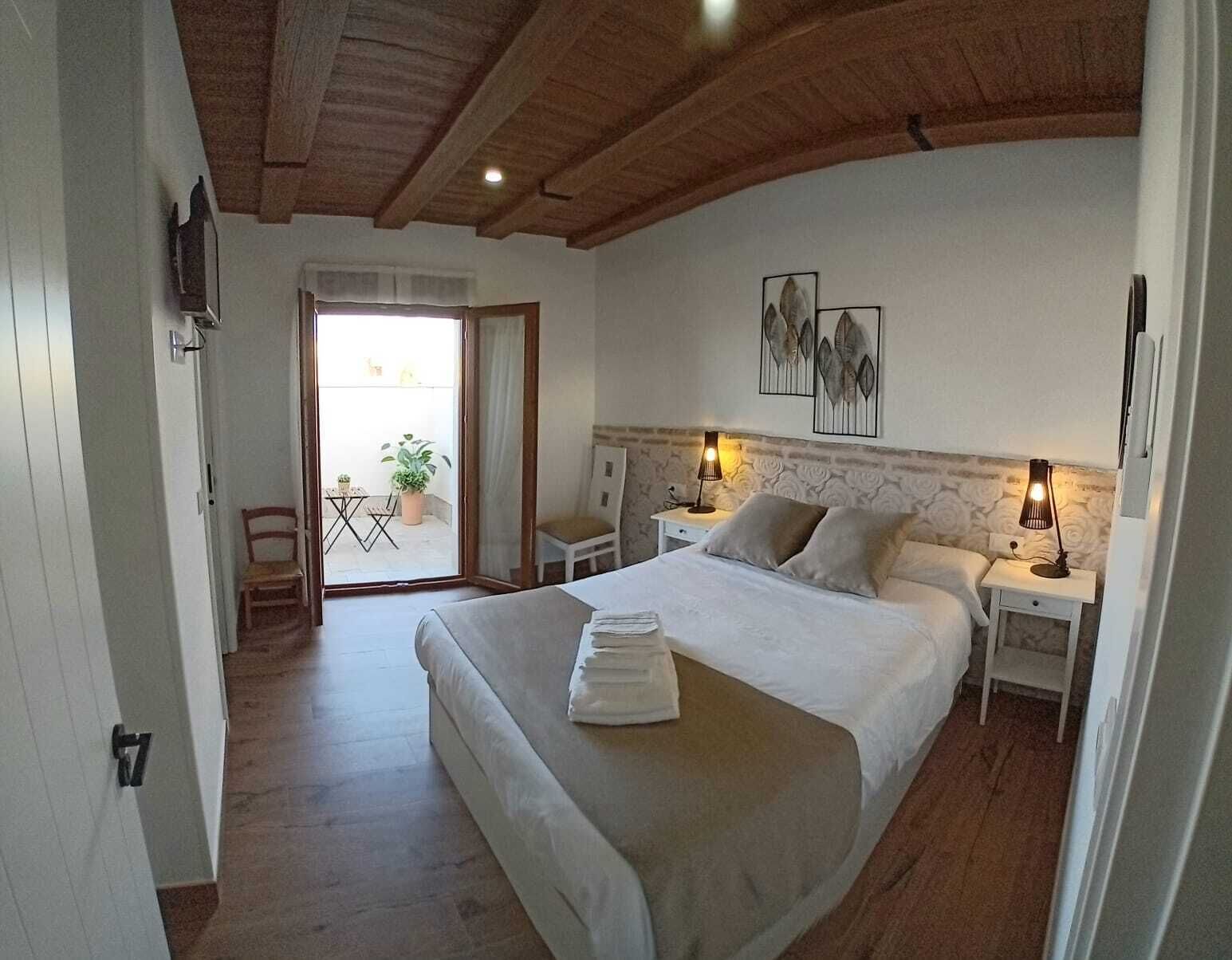 Fer et planche à repasser, Wi-Fi, draps fournis